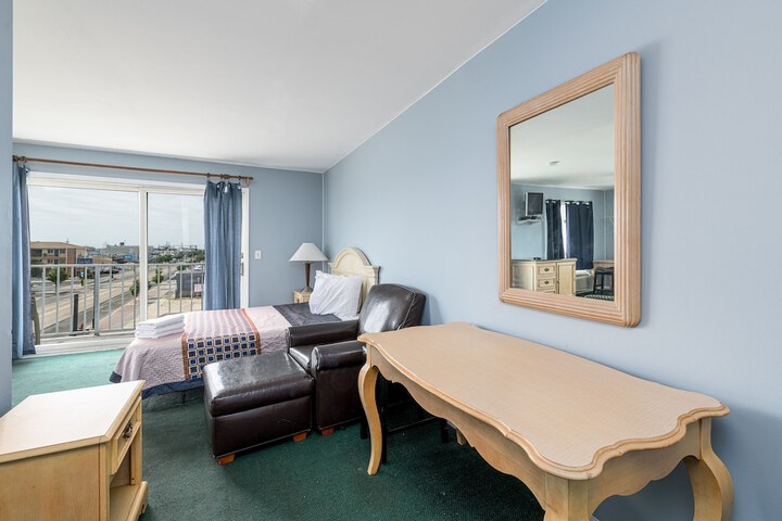 Room 33 of 55