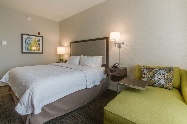 Hampton Inn White House
