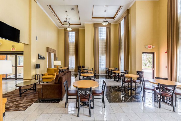 Sleep Inn & Suites Stafford - Sugarland