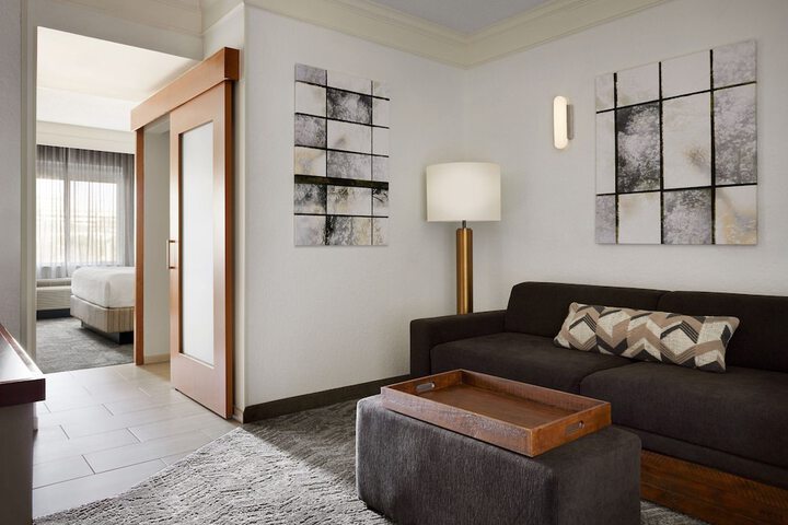 Room 11 of 34