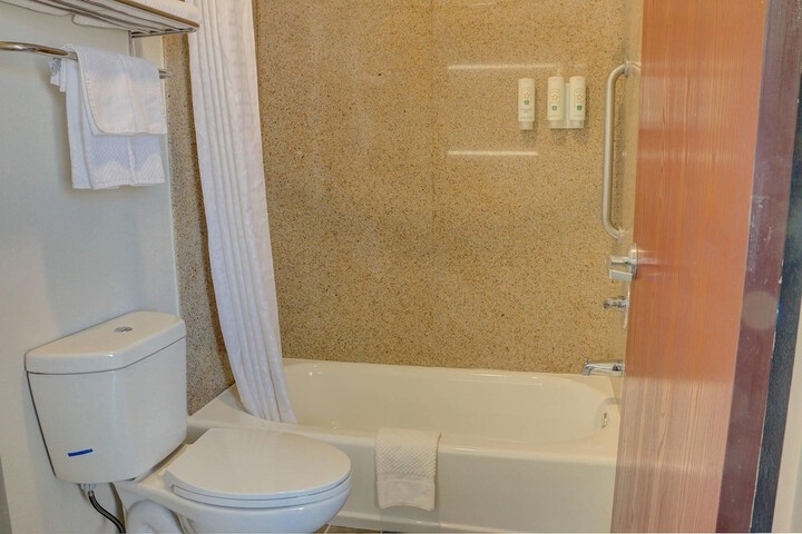 Quality Inn & Suites Roswell North
