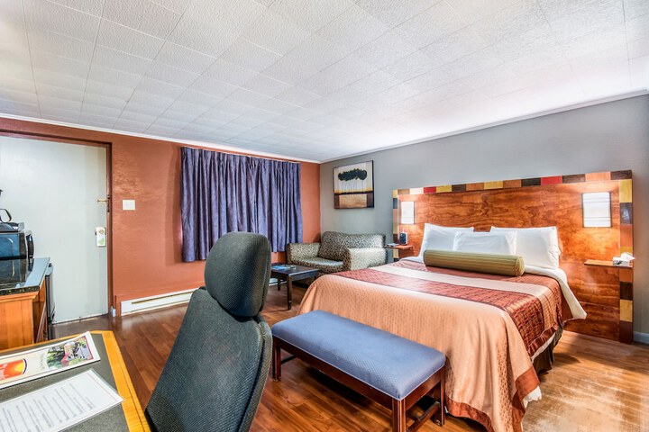 Room 12 of 32