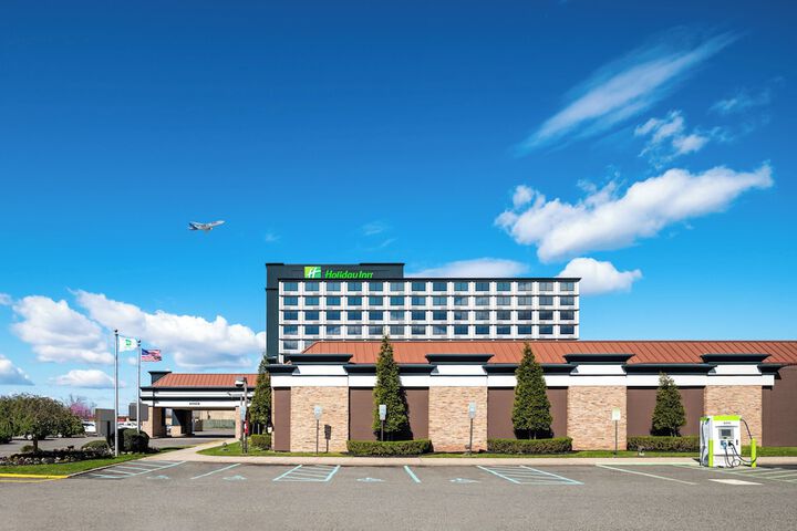 Holiday Inn Newark International Airport by IHG
