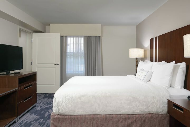 Room 14 of 33
