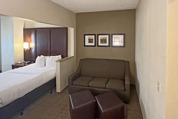 Room 10 of 36