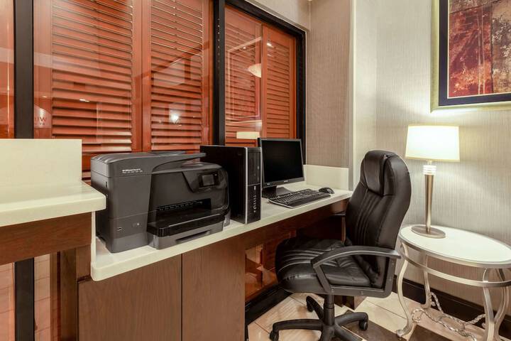 Business Center 34 of 34