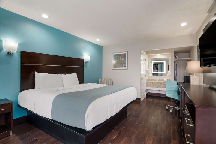 Room 20 of 26