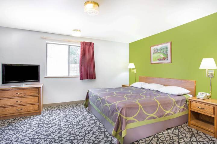 Room 14 of 40