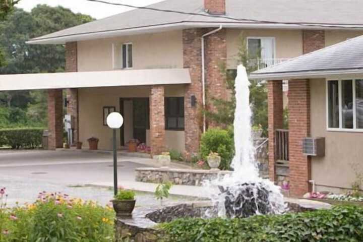Hotel 2 of 33