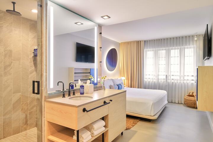 Room 16 of 54