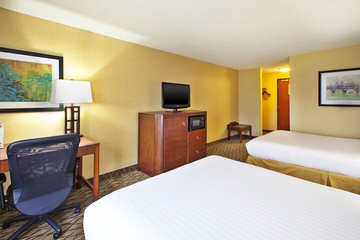 Room 93 of 121