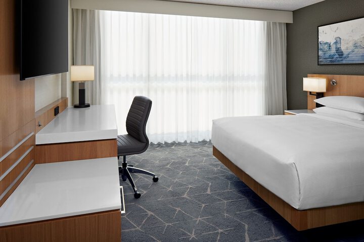 Room 25 of 43