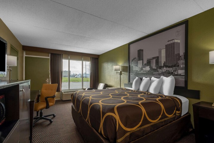 Room 18 of 31