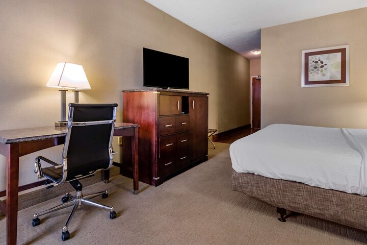 Best Western Plus Inn at Hunt Ridge