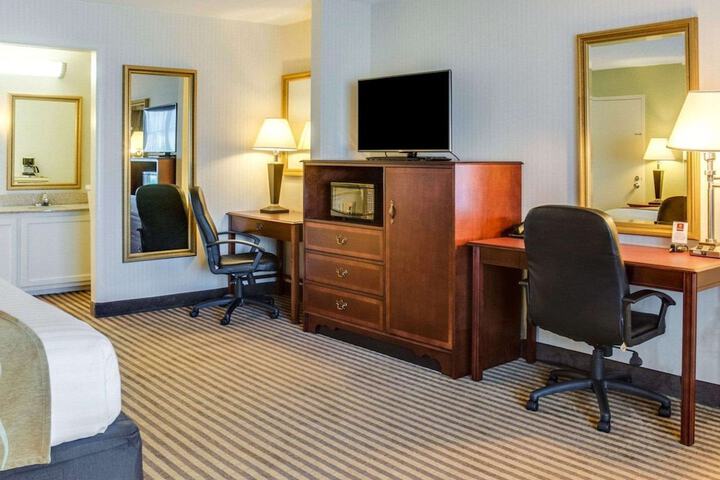 Room 14 of 33