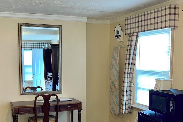 Maddox Inn
