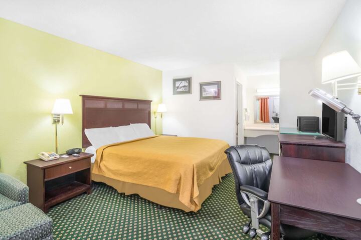 Room 12 of 23