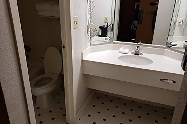 Room 15 of 21