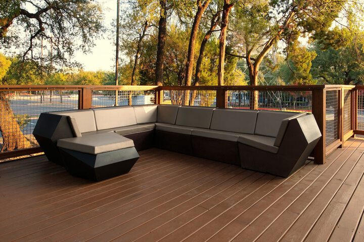 Sundeck 31 of 31