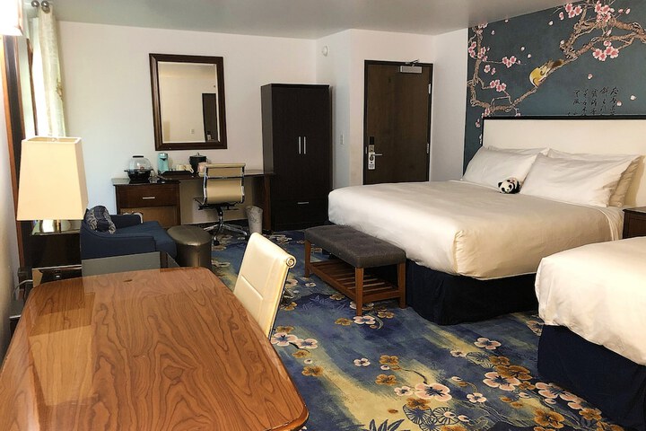 Room 52 of 74