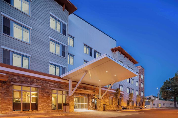 Hotel 4 of 68