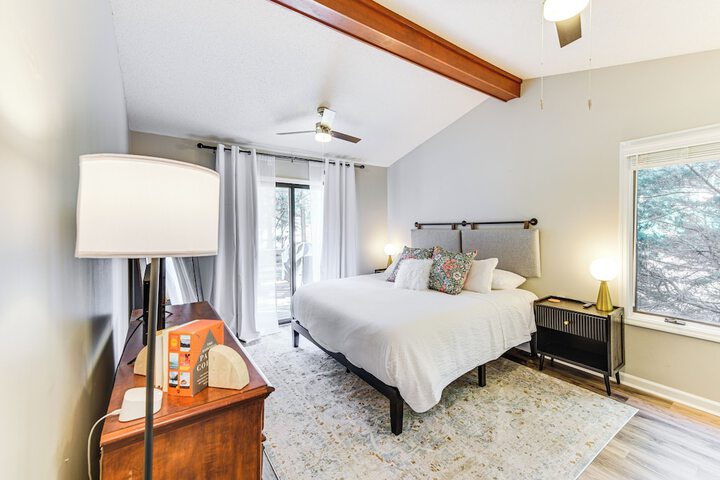 Pinehurst Home: Fire Pit BBQ + Golf Course View!