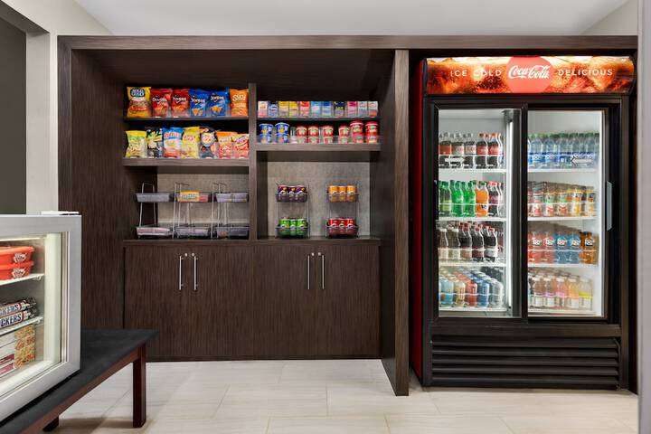 Holiday Inn Express & Suites Philadelphia - Mt. Laurel by IHG