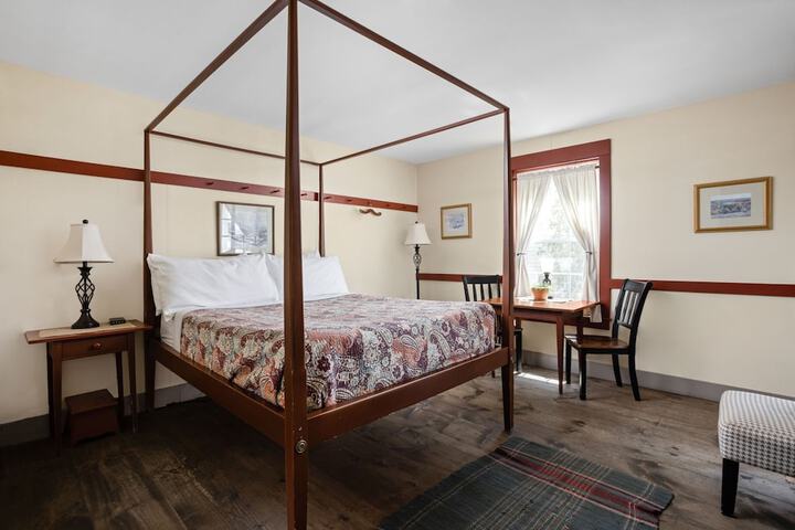 Artists Colony Inn