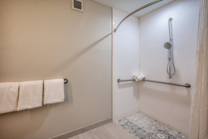 Room 12 of 37