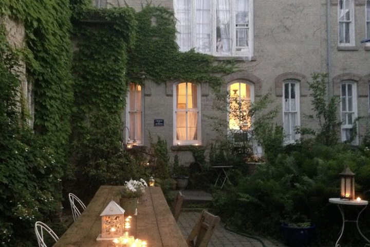 Church Des Artistes Guest House