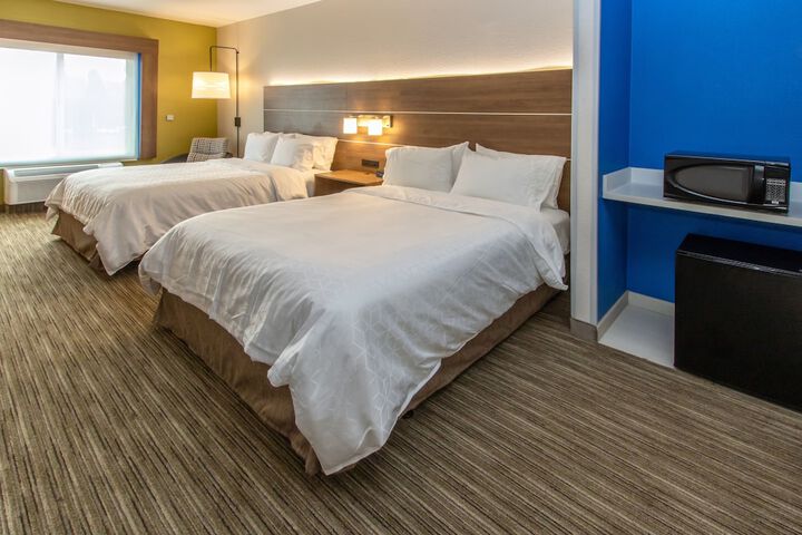 Room 35 of 135