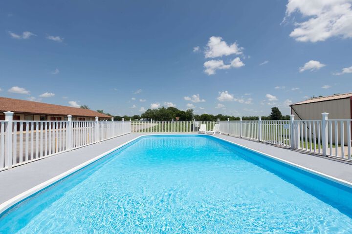 Pool 6 of 35