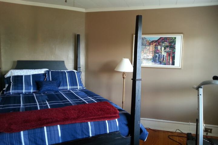 Room 28 of 35