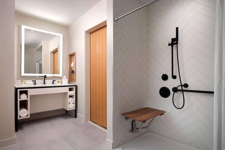 Room 20 of 46
