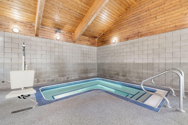 AmericInn by Wyndham Valley City - Conference Center