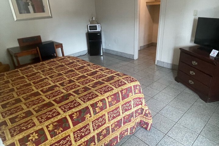 Room 10 of 22