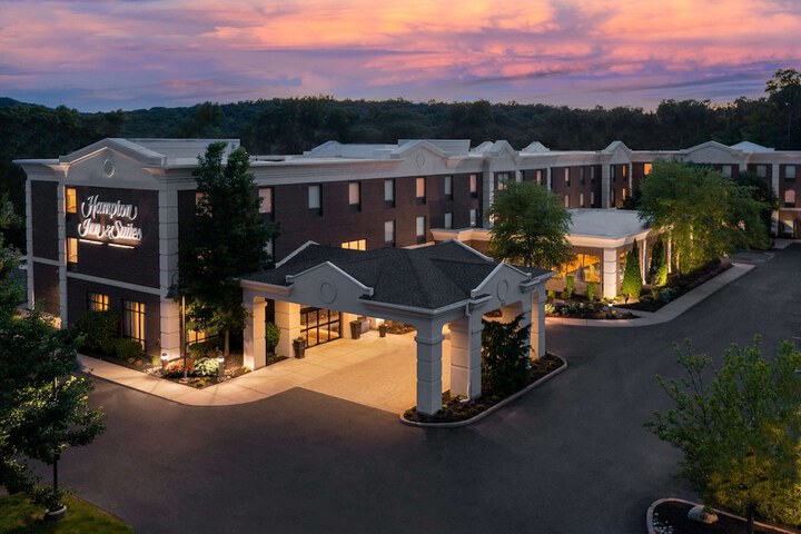 Hampton Inn & Suites Hartford / Farmington