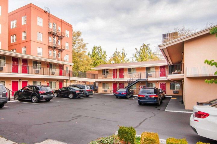 Econo Lodge Portland Downtown