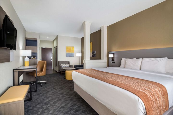 Comfort Inn & Suites Victoria North