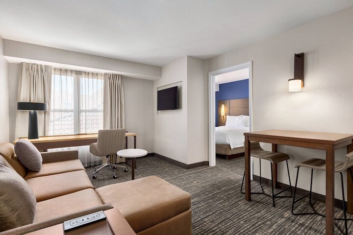 Room 16 of 32