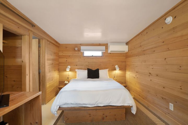 Room 10 of 46