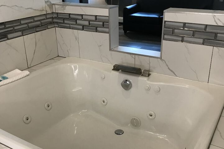 Room 16 of 35