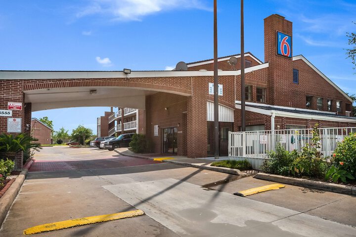 Hotel 3 of 33