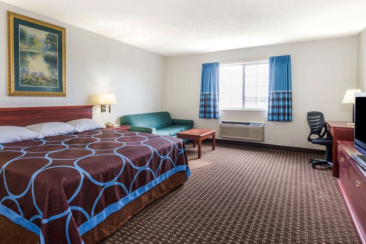 Room 5 of 15