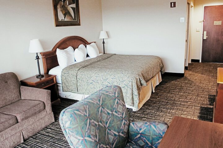 Room 6 of 17