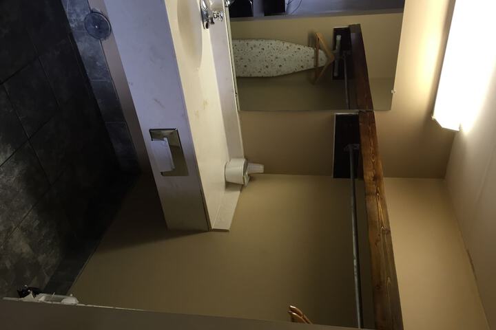 Room 14 of 33