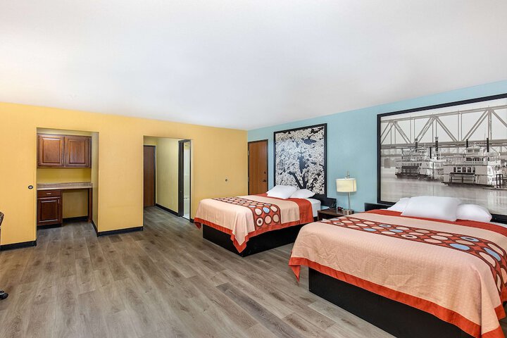 Room 7 of 27