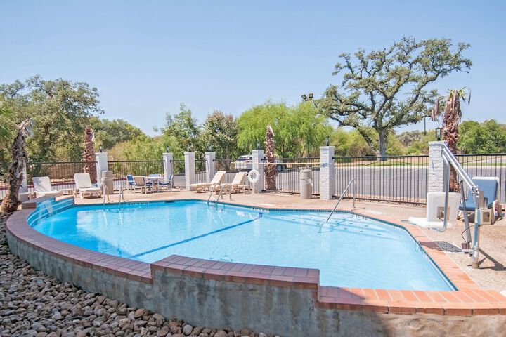 Pool 11 of 48