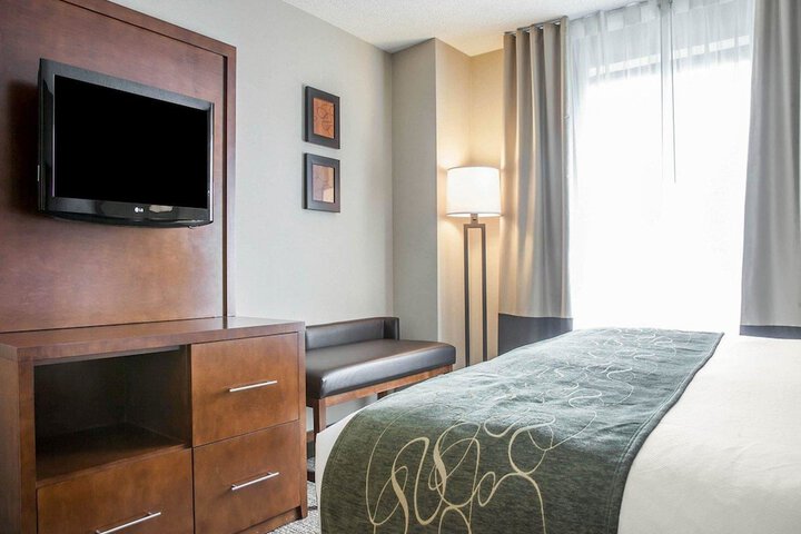 Comfort Suites West Warwick - Providence