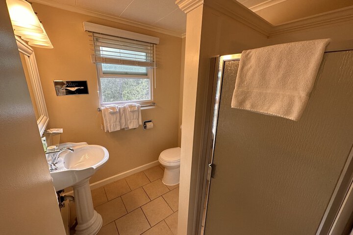 Room 35 of 181